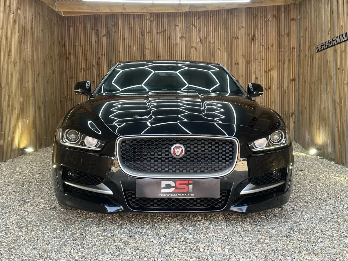 Used Jaguar XE Ingenium 200 HP (147 kW) 2017 Black Sedan