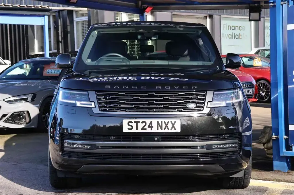 Begagnad Land Rover Range Rover HSE 2024 Svart SUV