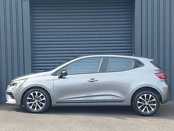 Used Renault Clio V Evolution 90 HP (66 kW) 2022 Grey Hatchback