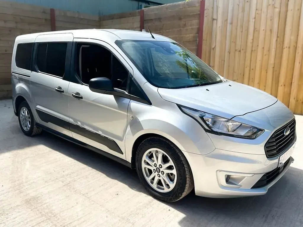 Used Ford Tourneo Connect Zetec 2022 Silver MPV