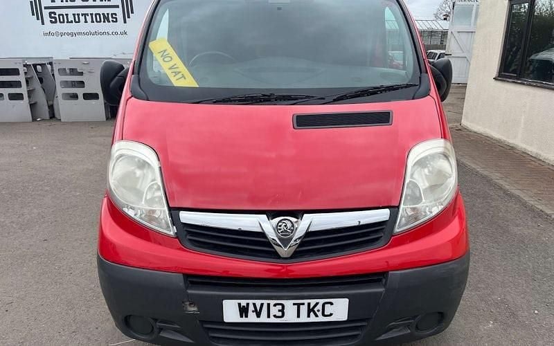Used Vauxhall Vivaro 90 HP (66 kW) 2013 Red MPV