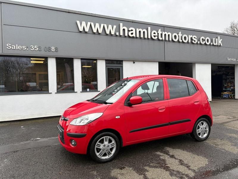 Used Hyundai i10 Comfort 2010 Red Hatchback