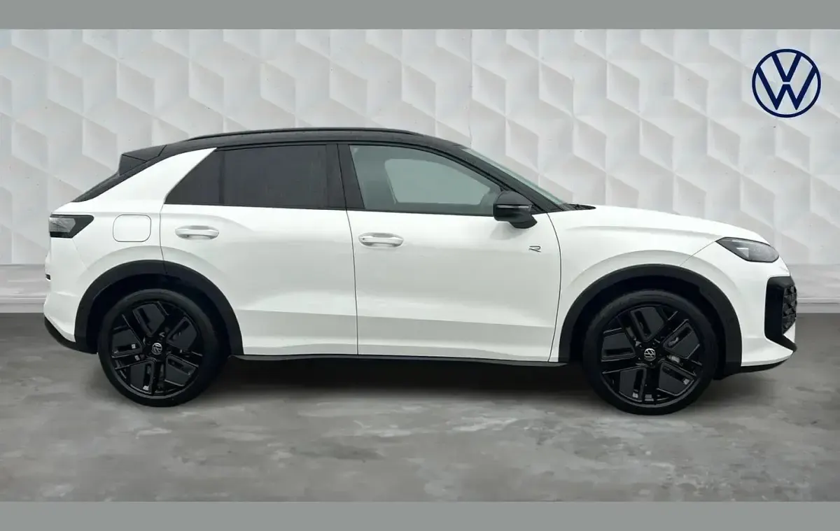 Used VW T-Roc R-line 150 HP (110 kW) 2026 White SUV