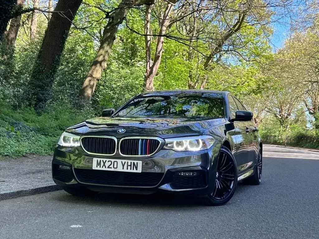 Usado BMW 520 M Sport 2020 Gris Berlina