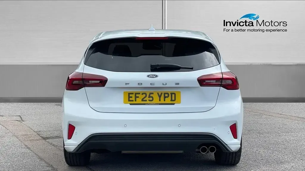 Used Ford Focus ST-Line 125 HP (91 kW) 2025 White Hatchback