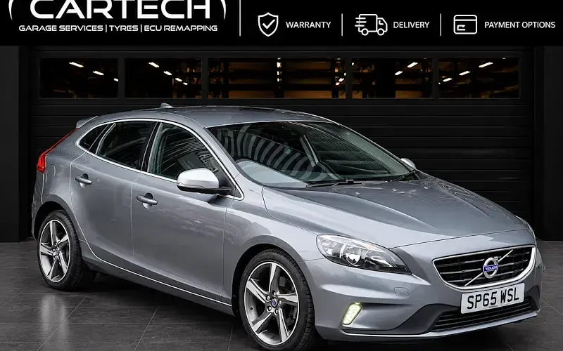 Used Volvo V40 R-Design 122 HP (89 kW) 2015 Hatchback