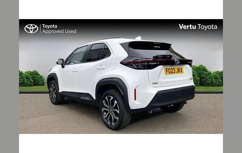 Used Toyota Yaris Cross Design 113 HP (83 kW) 2023 White SUV