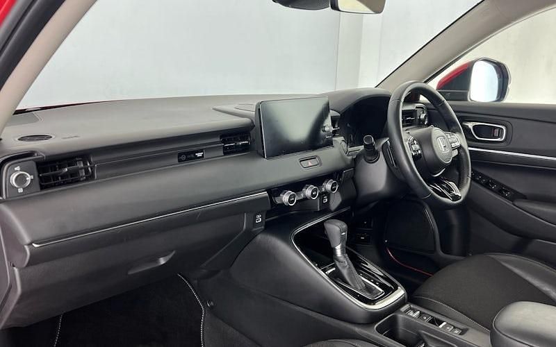 Used Honda HR-V Advance 131 HP (96 kW) 2023 Crystal red SUV