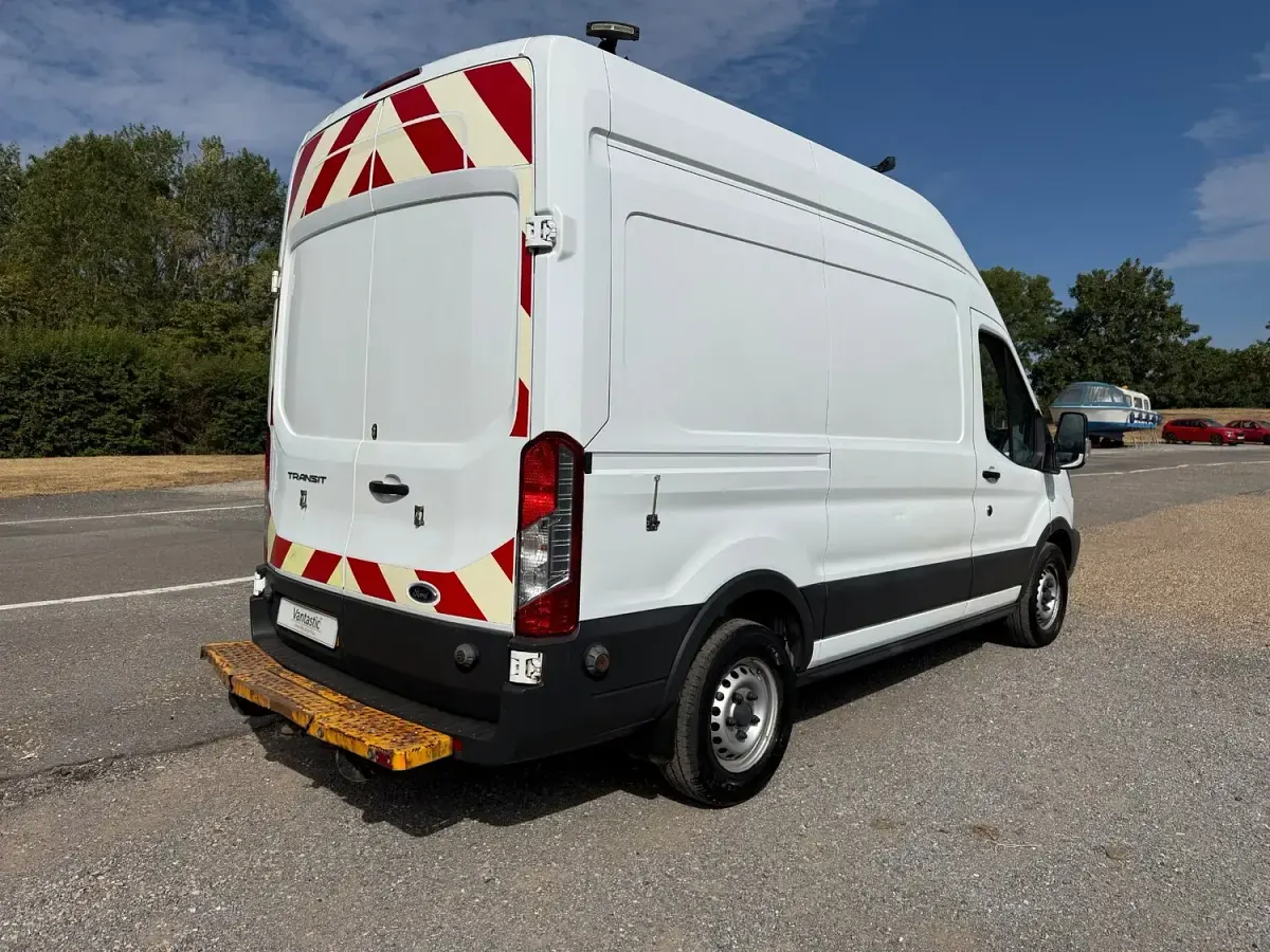 Used Ford Transit 130 HP (95 kW) 2019 White Van