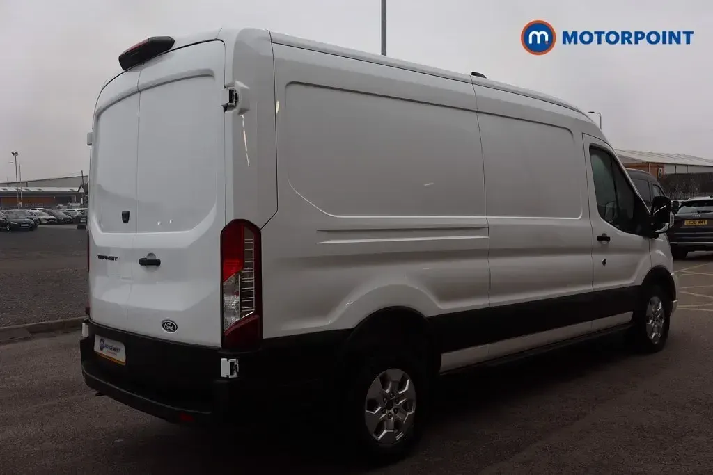 Begagnad Ford Transit Limited 165 HK (121 kW) 2024 Vit Van