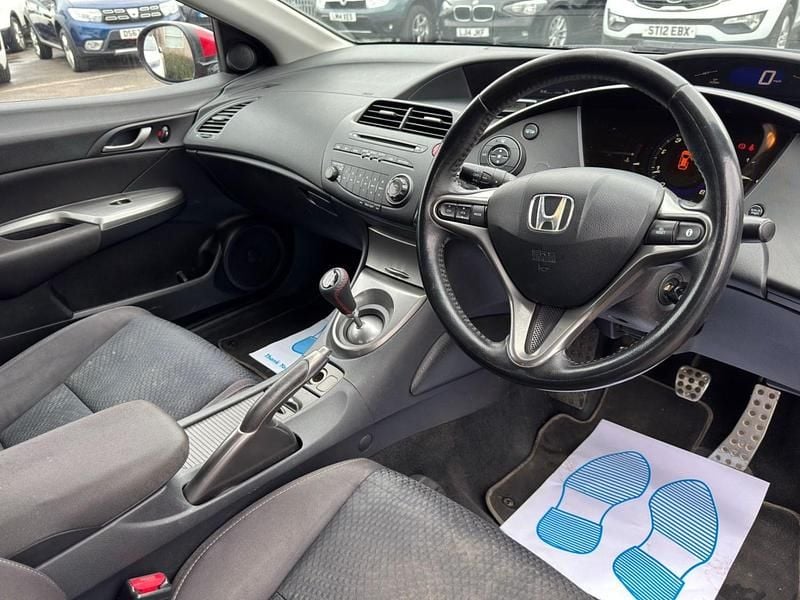 Used Honda Civic SE 2010 Red Hatchback