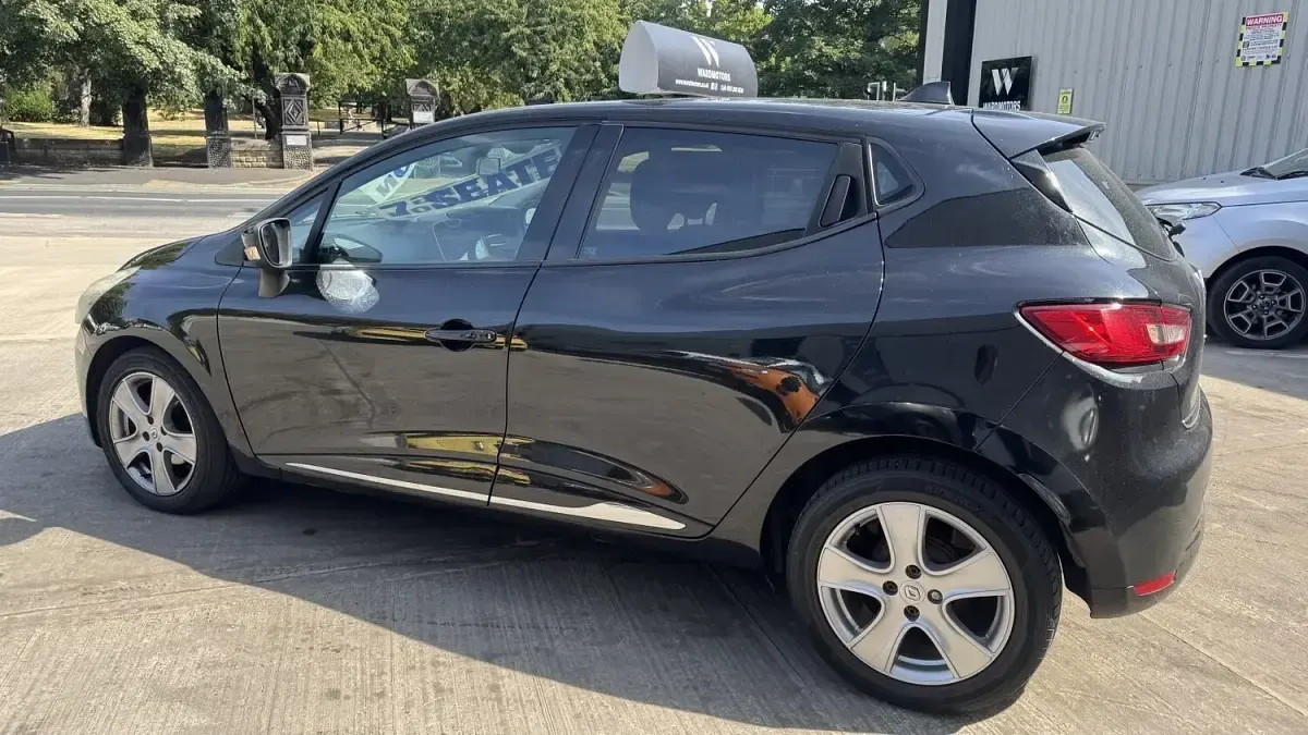 Used Renault Clio Dynamique 90 HP (66 kW) 2014 Black Hatchback