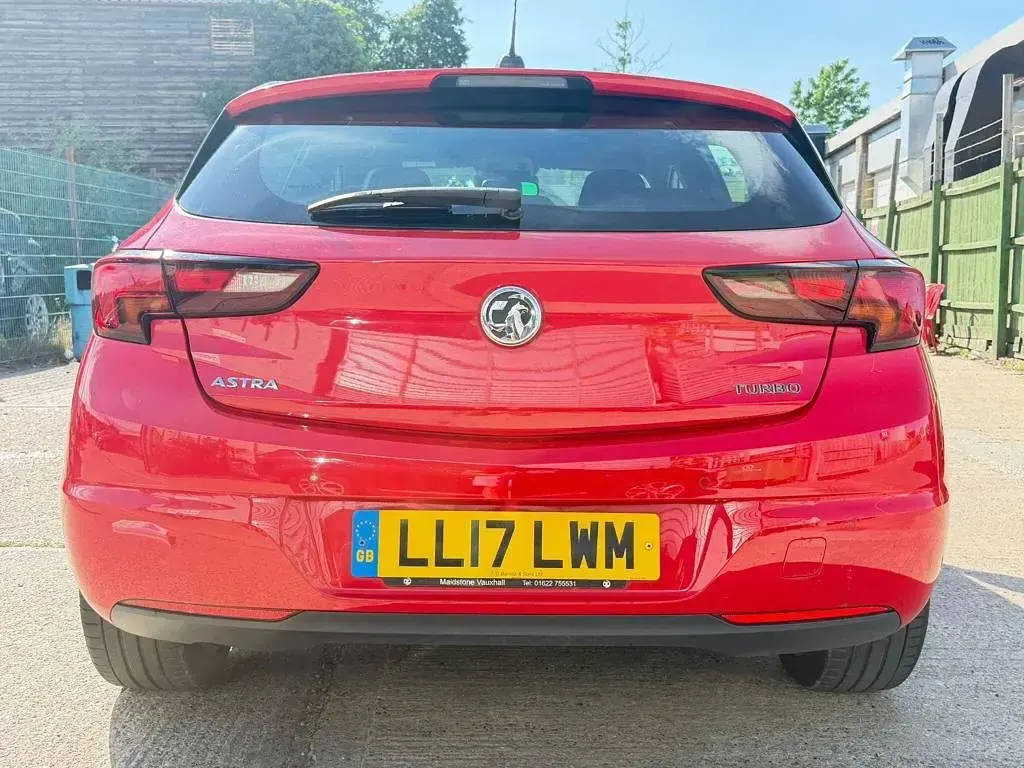 Used Vauxhall Astra SRi 2017 Red Hatchback
