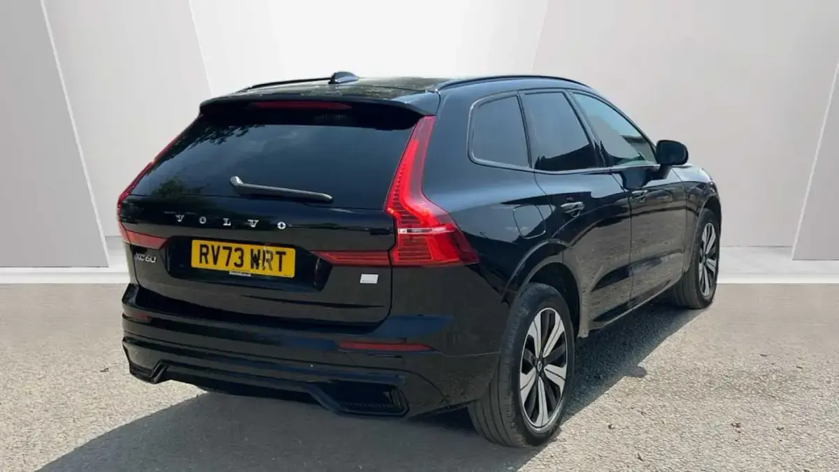 Used Volvo XC60 Plus 350 HP (257 kW) 2023 Black SUV