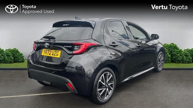 Used Toyota Yaris Hybrid Design 116 HP (85 kW) 2023 Black Hatchback