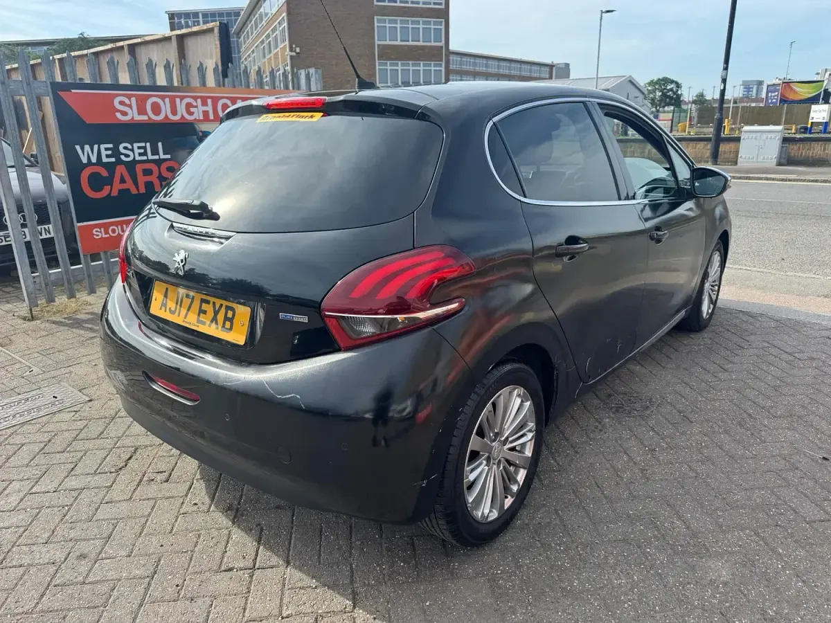 Used Peugeot 208 Allure 2017 Black Hatchback