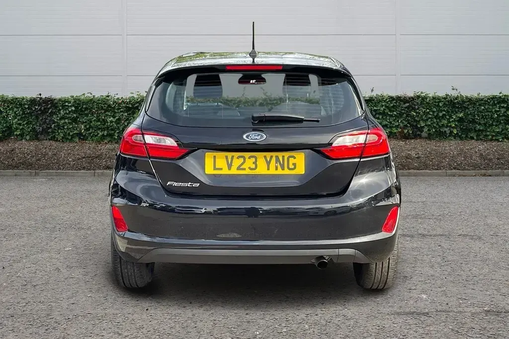 Używany Ford Fiesta Trend 75 KM (55 kW) 2022 Czarny Hatchback
