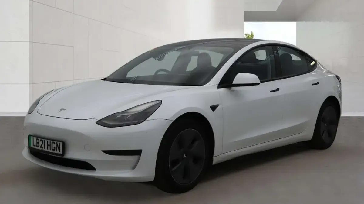 Used Tesla Model 3 Standard Range 208 kW (283 HP) 2021 White Sedan