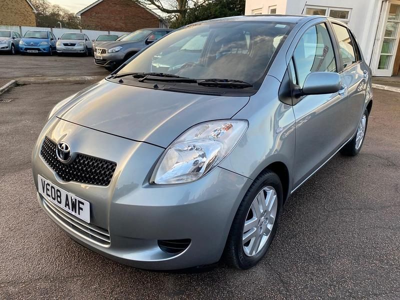 Silver Used 2008 Toyota Yaris Hatchback | £5,995 (Expensive) - Image 1/4