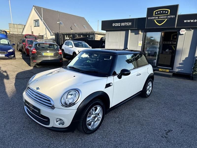 Used Mini Cooper Hatch 2013 White Hatchback