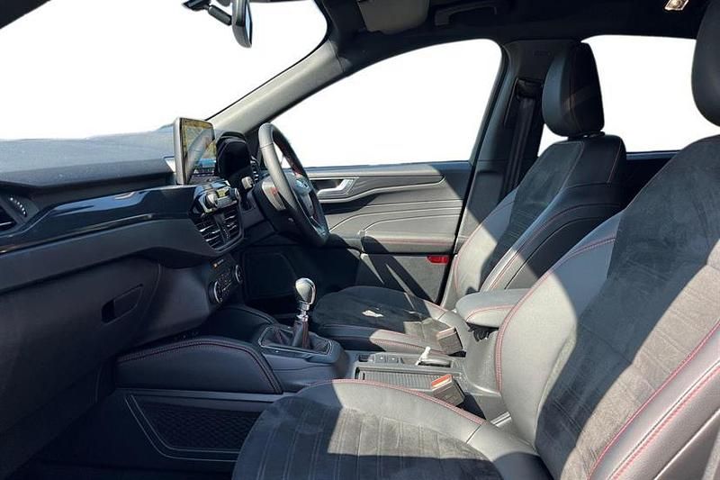 Gebraucht Ford Kuga ST-Line 150 PS (110 kW) 2023 Schwarz SUV