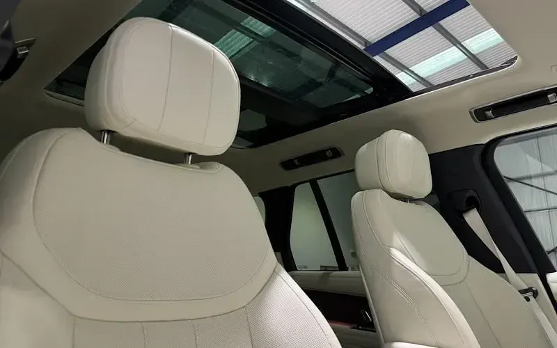 Used Land Rover Range Rover SE 441 HP (324 kW) 2023 SUV