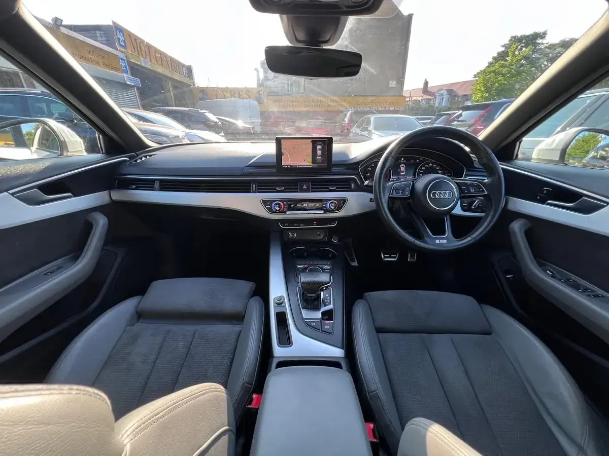 Used Audi A4 S-Line 150 HP (110 kW) 2018 White Sedan