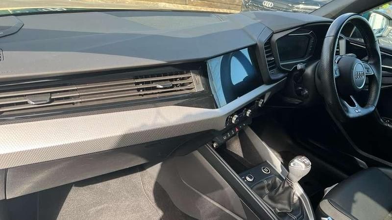 Begagnad Audi A1 Advanced 110 HK (80 kW) 2021 Grön SUV