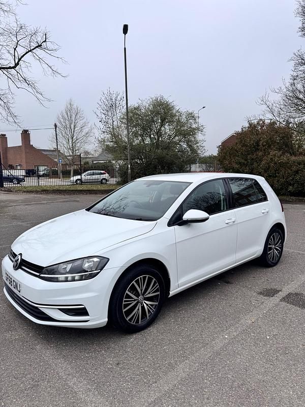 Used VW Golf VII SE 2018 White Hatchback