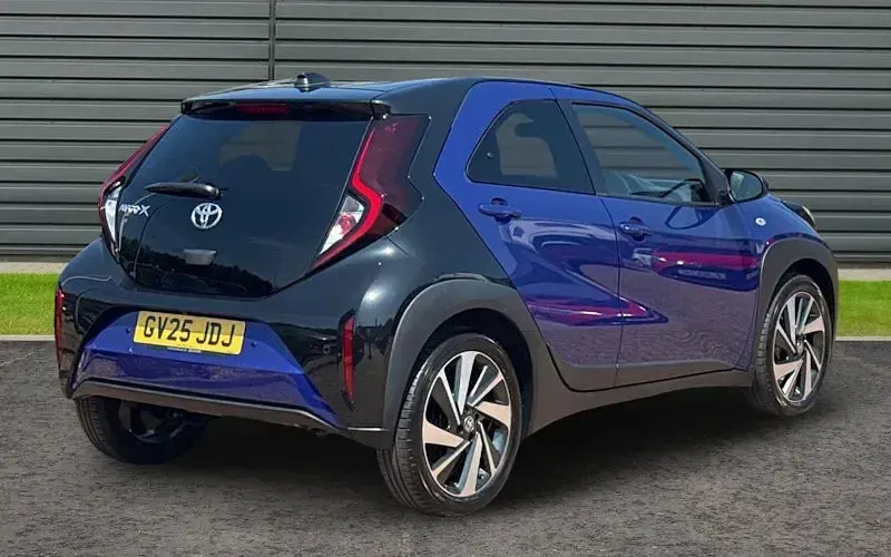 Used Toyota Aygo X 72 HP (52 kW) 2025 Blue SUV