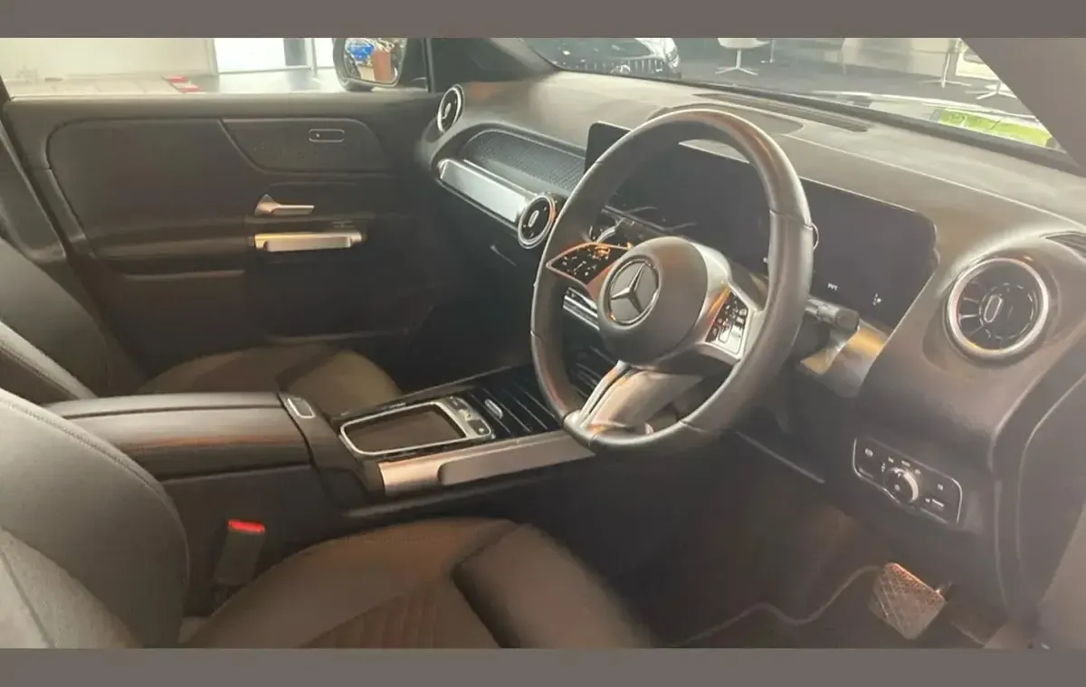 Used Mercedes GLB200 Executive 161 HP (118 kW) 2025 Black SUV