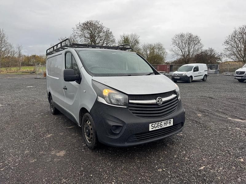 Used Vauxhall Vivaro 90 HP (66 kW) 2016 Silver MPV