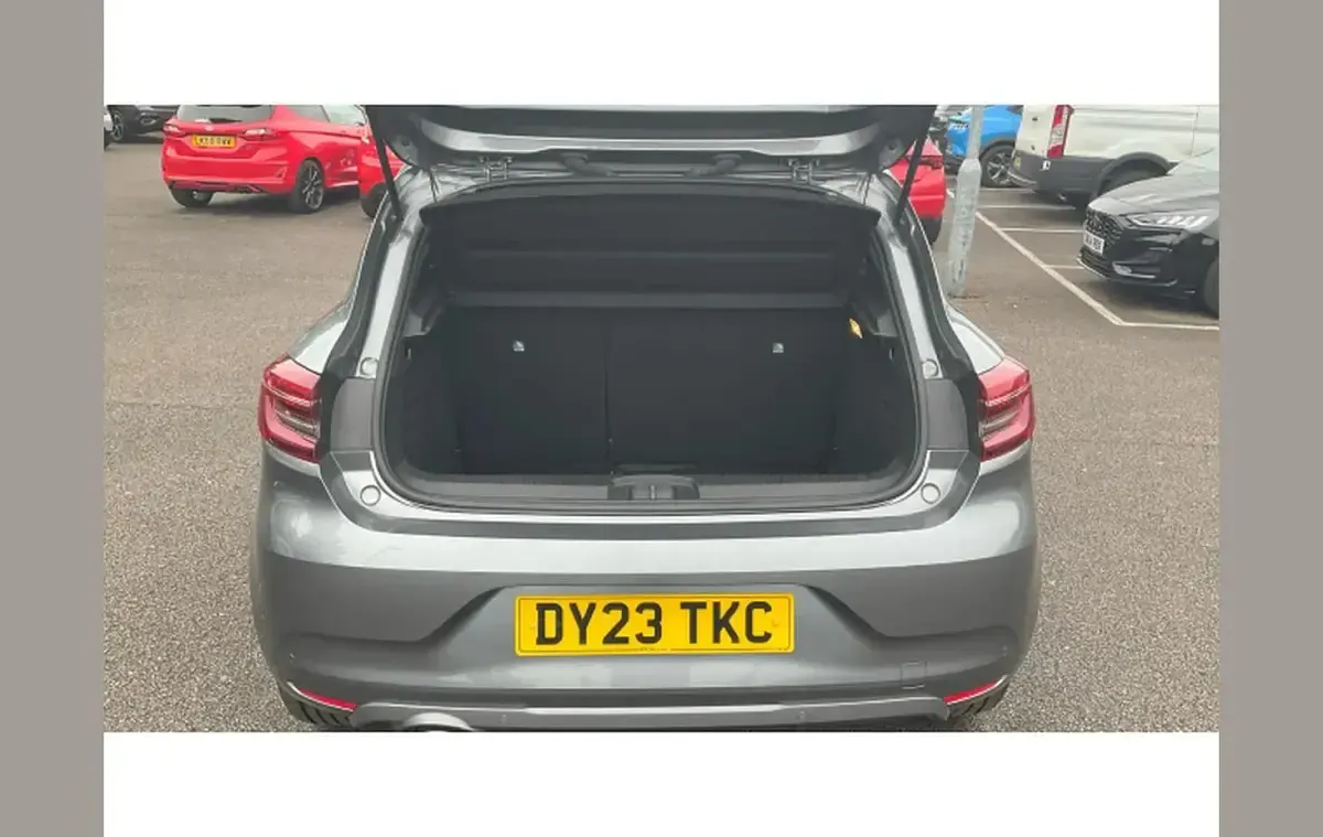 Usado Renault Clio V RS Line 88 HP (64 kW) 2023 Cinzento Citadino