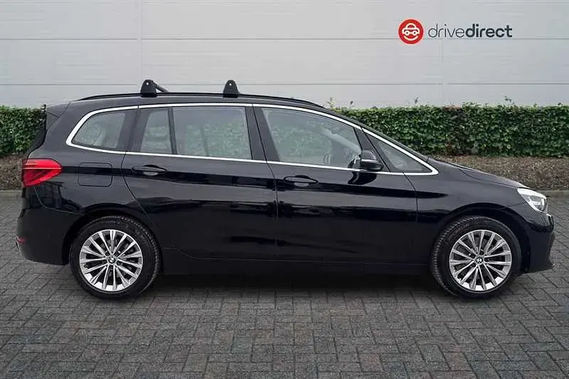 Used BMW 220 Luxury Line 190 HP (139 kW) 2018 Black Estate