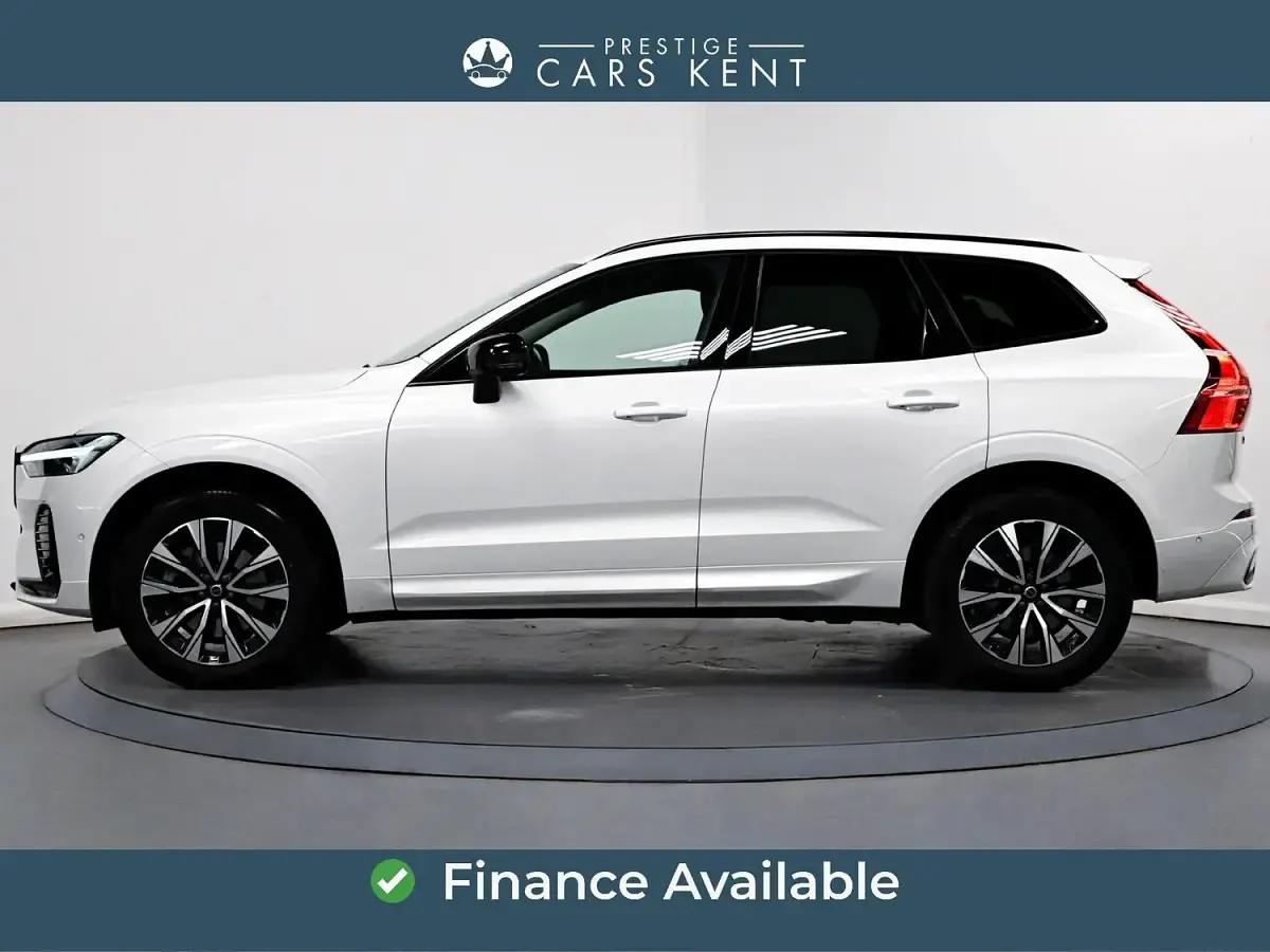 Used Volvo XC60 Plus 250 HP (183 kW) 2024 White SUV