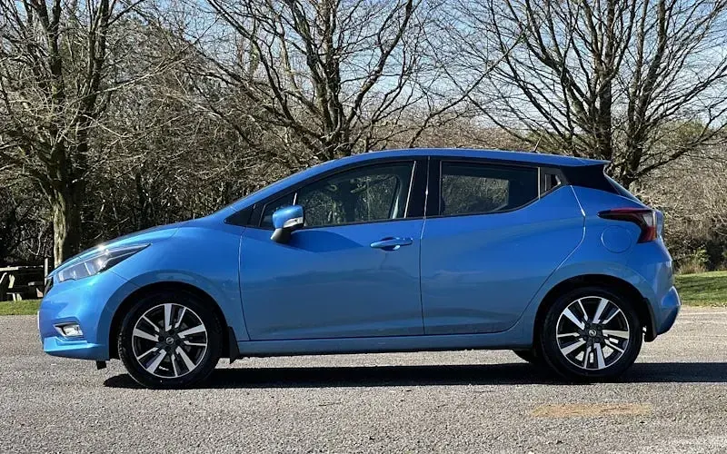 Used Nissan Micra Acenta 71 HP (52 kW) 2017 Blue Hatchback