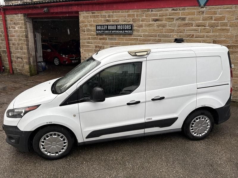 Used Ford Transit Connect 100 HP (73 kW) 2017 White MPV
