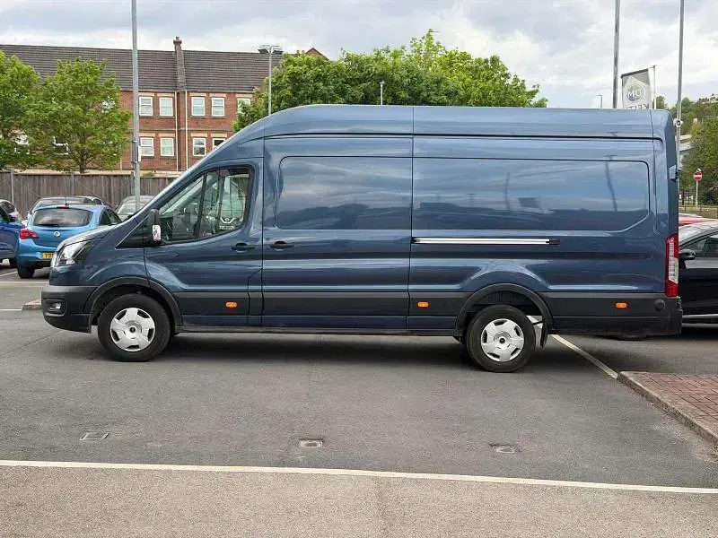 Used Ford Transit Trend 165 HP (121 kW) 2025 Blue Van