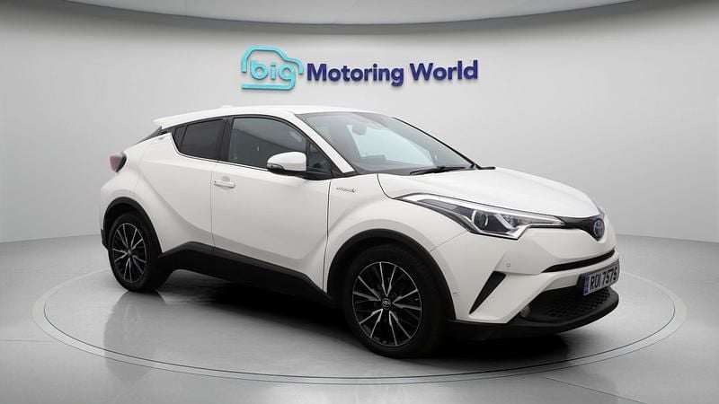 Used 2017 Toyota C-HR SUV | £14,700 (Fair price) - Image 1/4