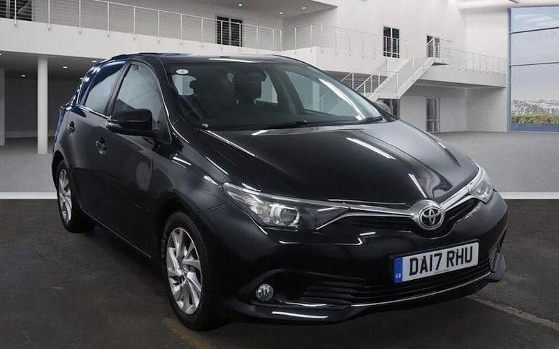 Used 2019 Toyota Auris Hatchback | £9,290 (Good price) - Image 1/2