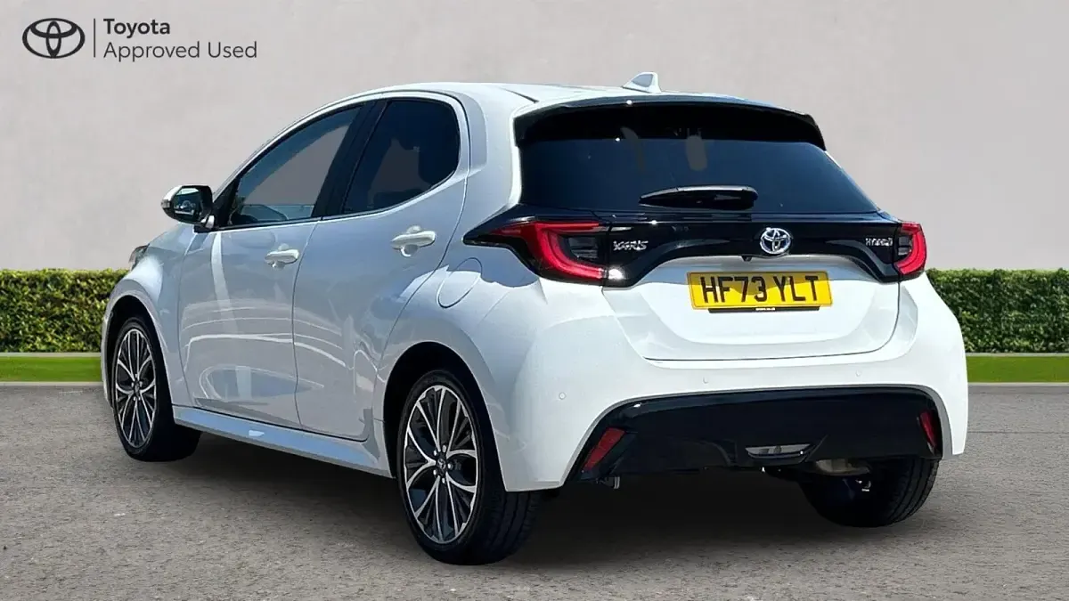 Used Toyota Yaris 116 HP (85 kW) 2023 Glacier white❄️ Hatchback
