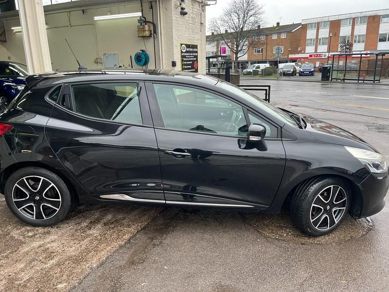 Used Renault Clio IV Dynamique 90 HP (66 kW) 2013 Black Hatchback