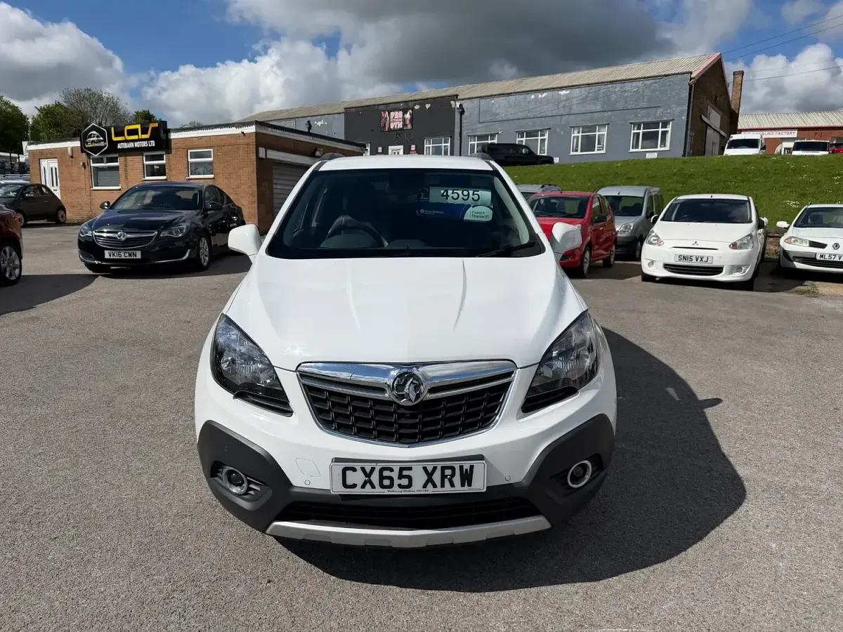 Used Vauxhall Mokka 110 HP (80 kW) 2015 White SUV