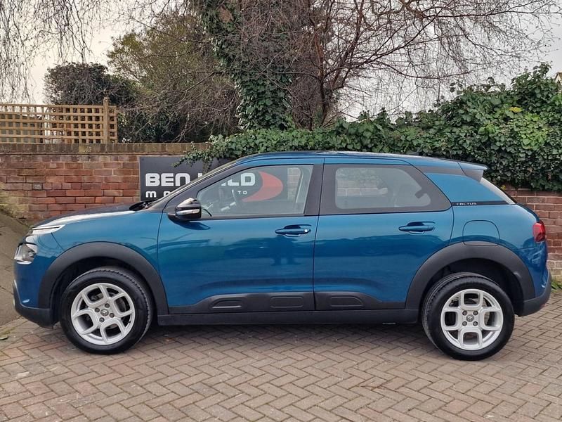 Used Citroën C4 Cactus Feel 110 HP (80 kW) 2018 Blue Hatchback
