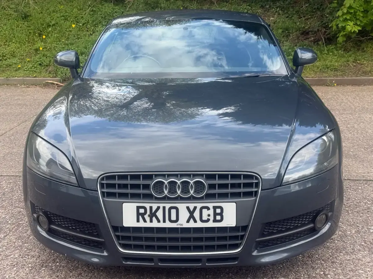 Begagnad Audi TT 2010 Grå Sportkupé