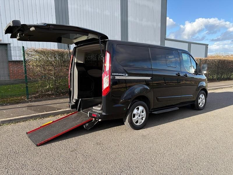 Used Ford Tourneo Titanium 130 HP (95 kW) 2018 Black MPV