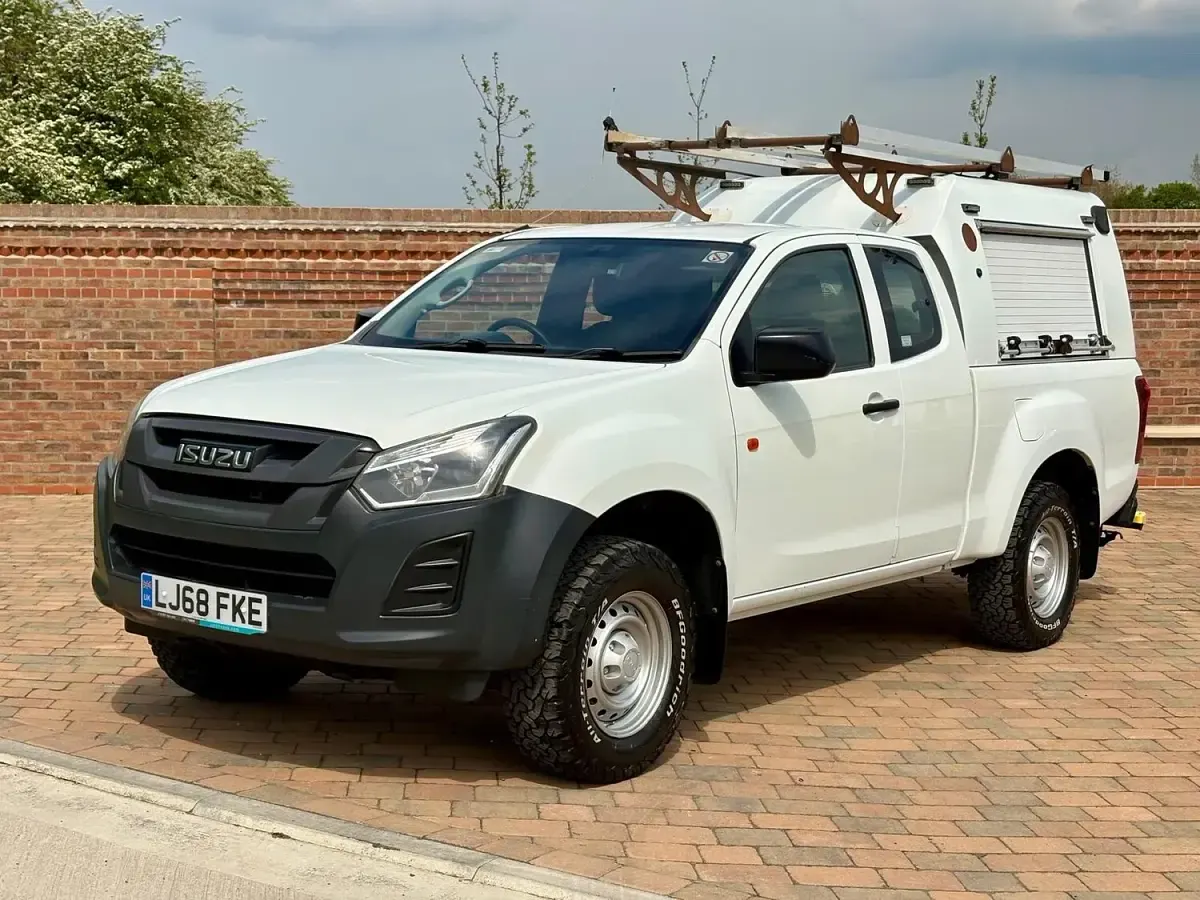 Used Isuzu D-Max 2018 White Pickup