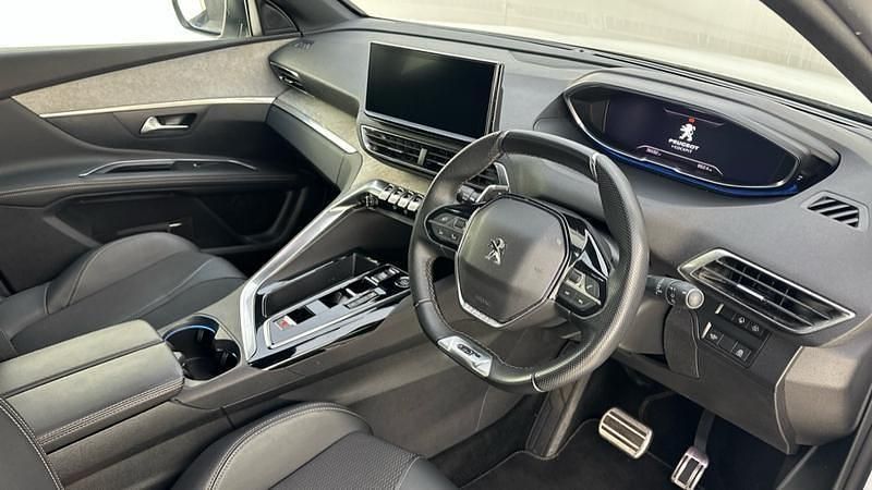 Used Peugeot 5008 GT 130 HP (95 kW) 2023 White SUV