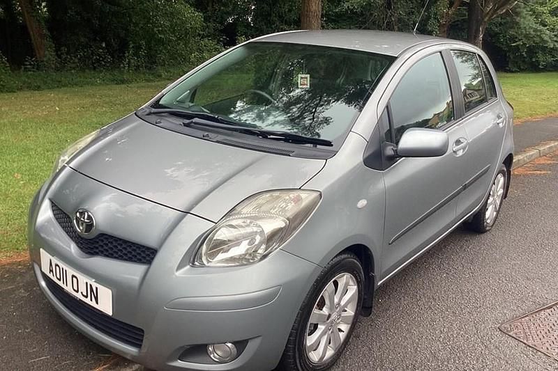 Silver Used 2011 Toyota Yaris Hatchback | £3,590 (Fair price) - Image 1/1
