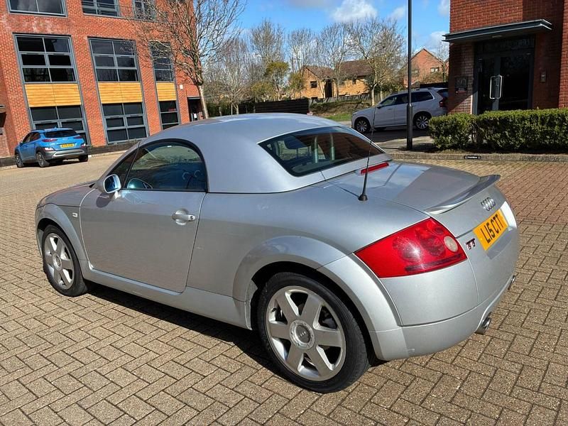 Used Audi TT Roadster 225 HP (165 kW) 2000 Silver Cabriolet